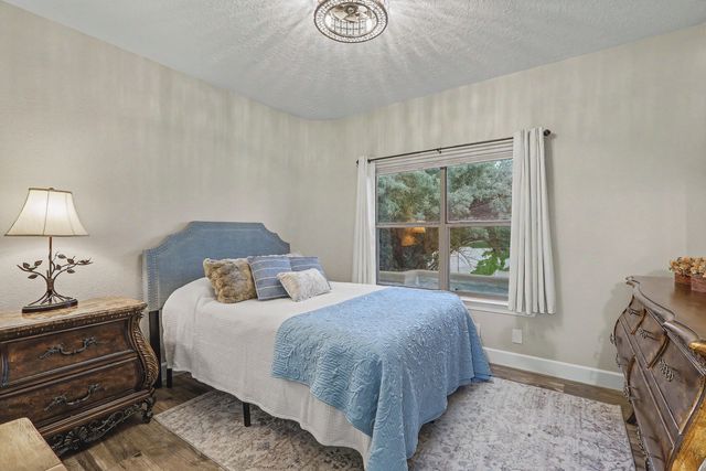 10037 Barrinson NE, Albuquerque, NM 87111