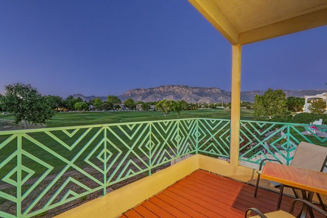 10037 Barrinson NE, Albuquerque, NM 87111