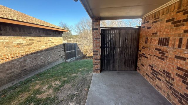 4420 Flamingo Way, Mesquite, TX 75150