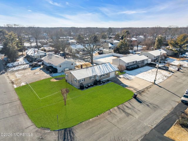 20 Fairwood Drive, Bayville, NJ 08721