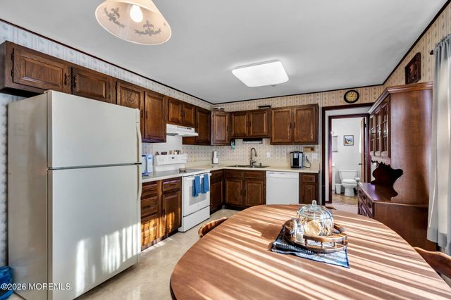 20 Fairwood Drive, Bayville, NJ 08721