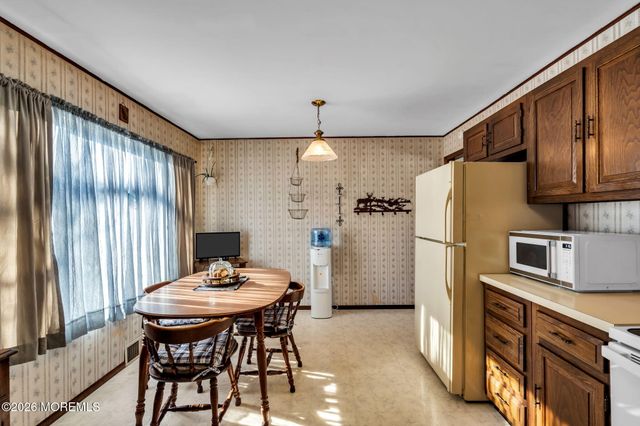 20 Fairwood Drive, Bayville, NJ 08721