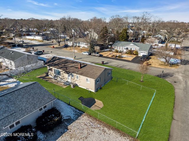 20 Fairwood Drive, Bayville, NJ 08721