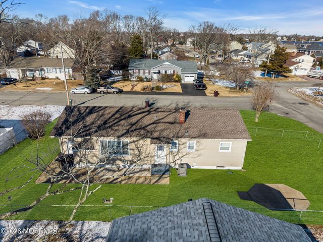 20 Fairwood Drive, Bayville, NJ 08721