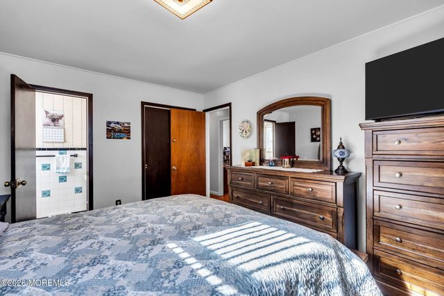 20 Fairwood Drive, Bayville, NJ 08721