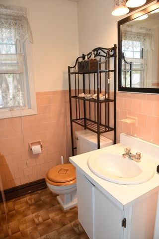 30 Atlas St, Fairhaven, MA 02719