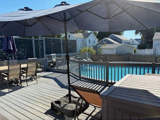 30 Atlas St, Fairhaven, MA 02719