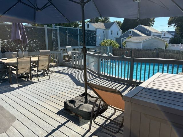 30 Atlas St, Fairhaven, MA 02719