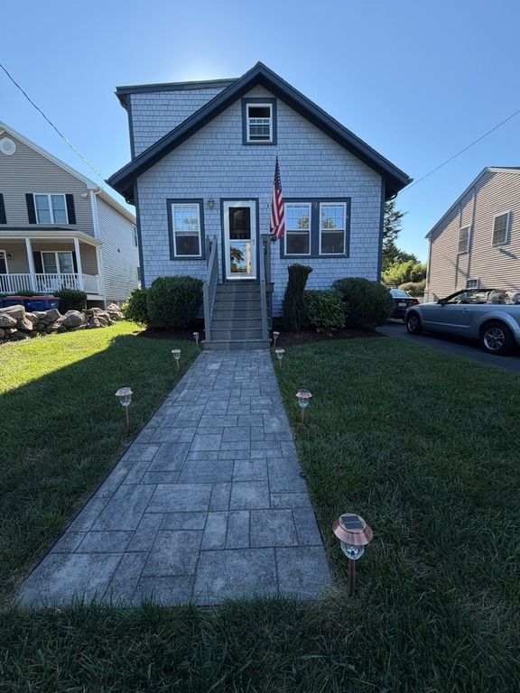 30 Atlas St, Fairhaven, MA 02719