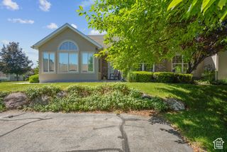 2082 W JORDAN VILLA DR, West Jordan, UT 84088