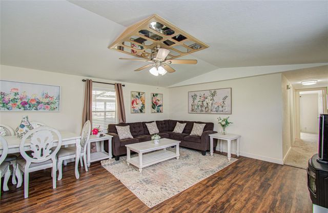 36 W Old Field Drive, Huffman, TX 77336