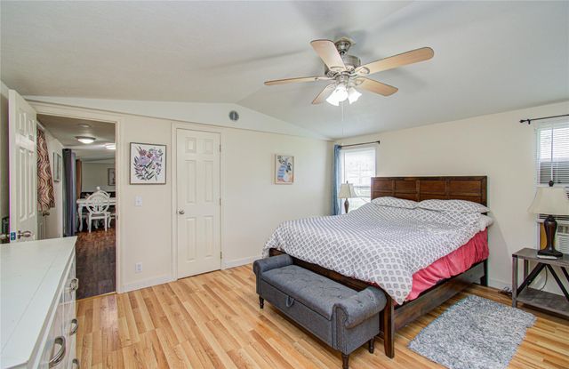 36 W Old Field Drive, Huffman, TX 77336