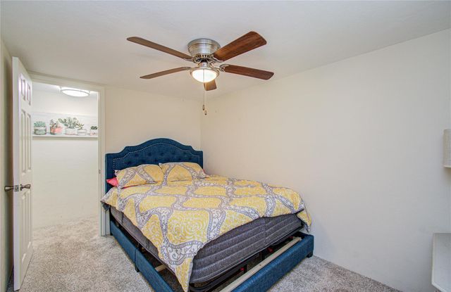 36 W Old Field Drive, Huffman, TX 77336