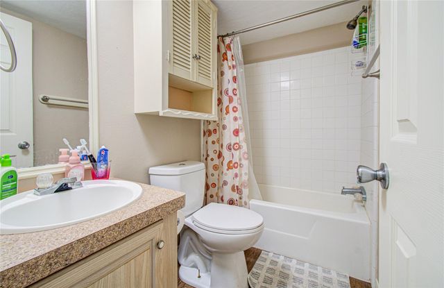 36 W Old Field Drive, Huffman, TX 77336