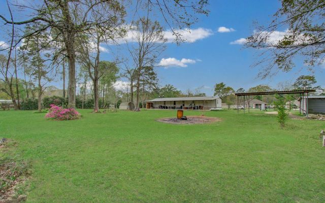 36 W Old Field Drive, Huffman, TX 77336