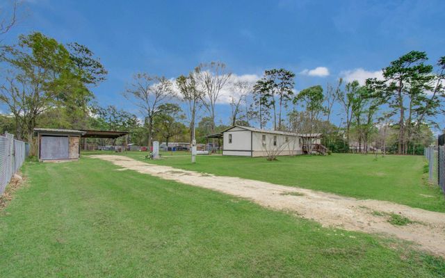 36 W Old Field Drive, Huffman, TX 77336