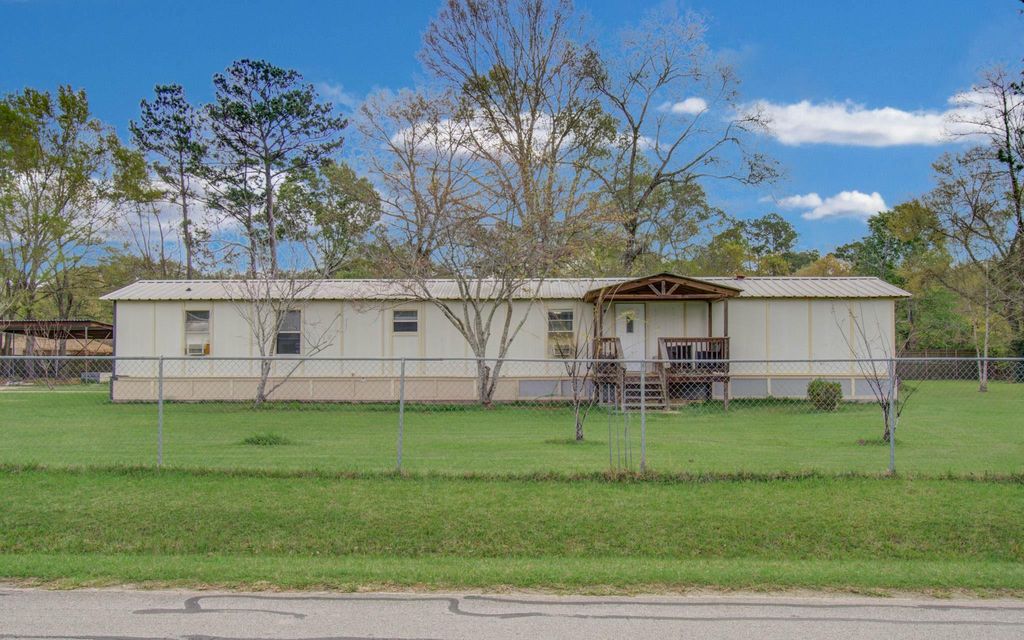 36 W Old Field Drive, Huffman, TX 77336