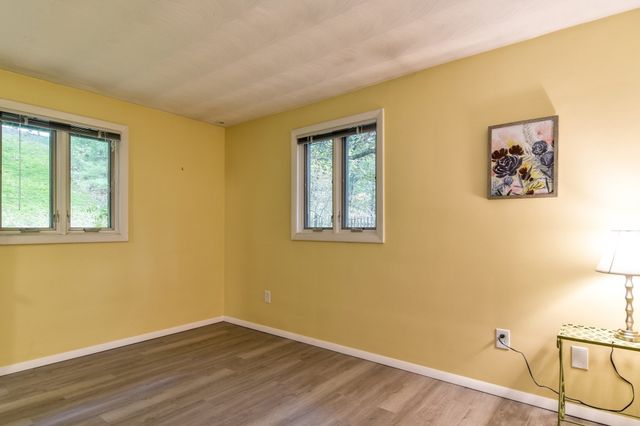 29 Eisenhower Road, Framingham, MA 01701