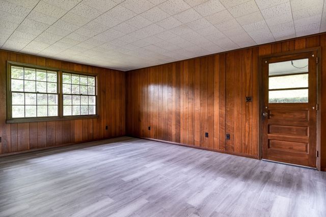 29 Eisenhower Road, Framingham, MA 01701