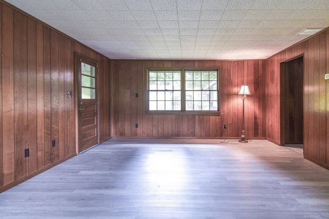29 Eisenhower Road, Framingham, MA 01701