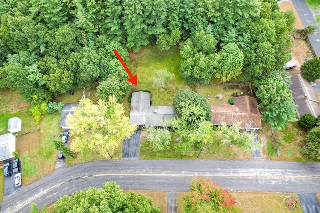 29 Eisenhower Road, Framingham, MA 01701