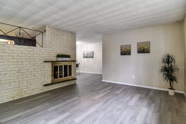 29 Eisenhower Road, Framingham, MA 01701