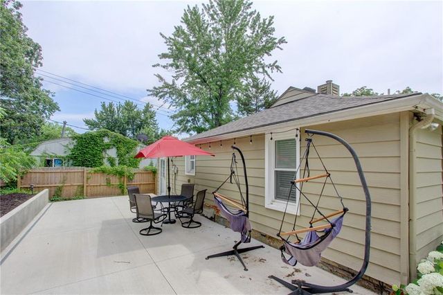 61 H Street, Lake Lotawana, MO 64086