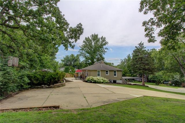 61 H Street, Lake Lotawana, MO 64086
