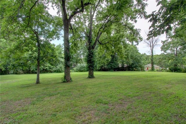 61 H Street, Lake Lotawana, MO 64086