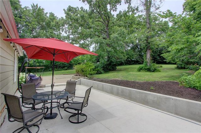 61 H Street, Lake Lotawana, MO 64086