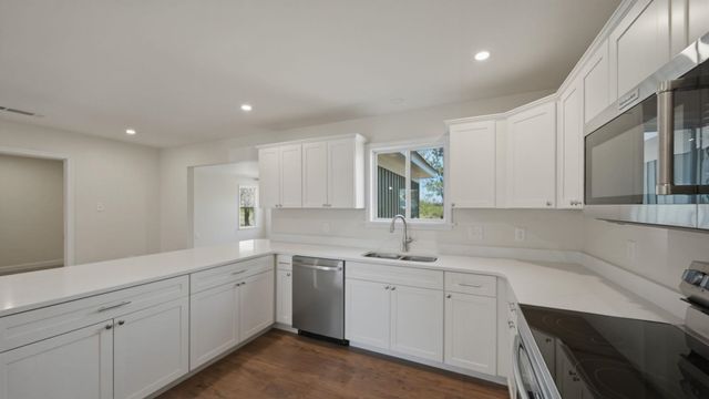 1254 BURNETT LN, Covington, TN 38019