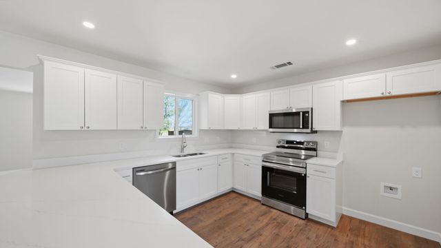 1254 BURNETT LN, Covington, TN 38019