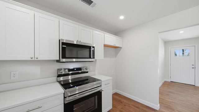 1254 BURNETT LN, Covington, TN 38019