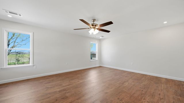 1254 BURNETT LN, Covington, TN 38019