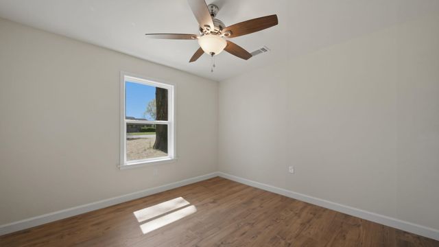 1254 BURNETT LN, Covington, TN 38019