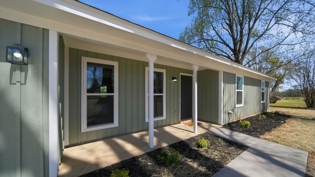 1254 BURNETT LN, Covington, TN 38019