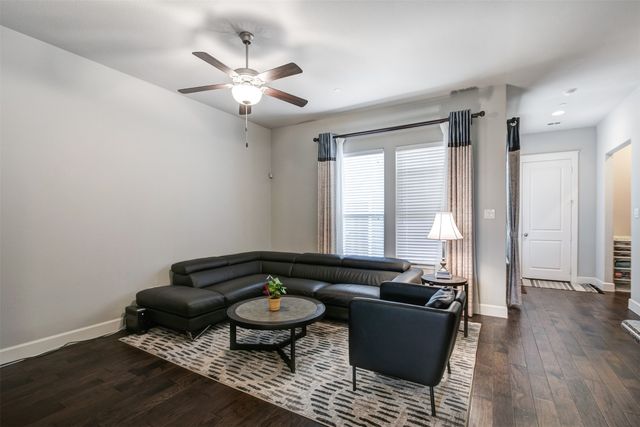 1033 Water Street, Carrollton, TX 75007