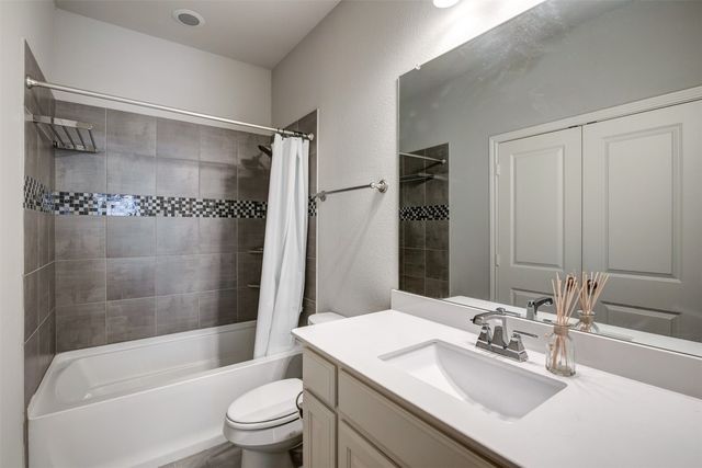 1033 Water Street, Carrollton, TX 75007