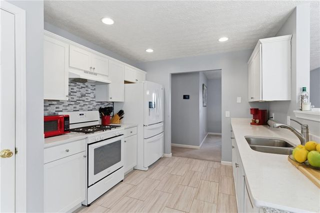 8425 River Hill Commons Drive, Ball Ground, GA 30107