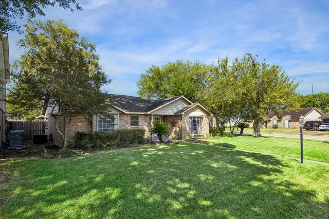 11302 Brighton Lane, Meadows Place, TX 77477
