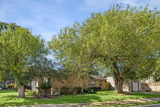 11302 Brighton Lane, Meadows Place, TX 77477