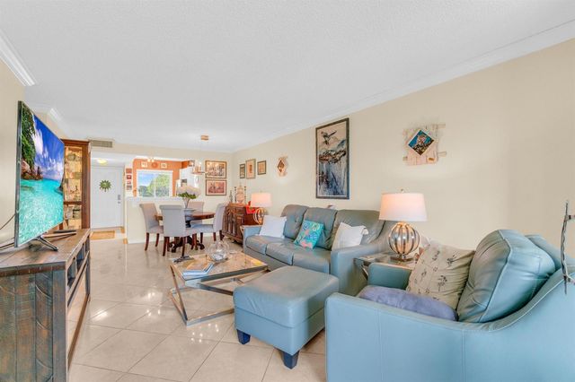 6795 Huntington Lane 306, Delray Beach, FL 33446