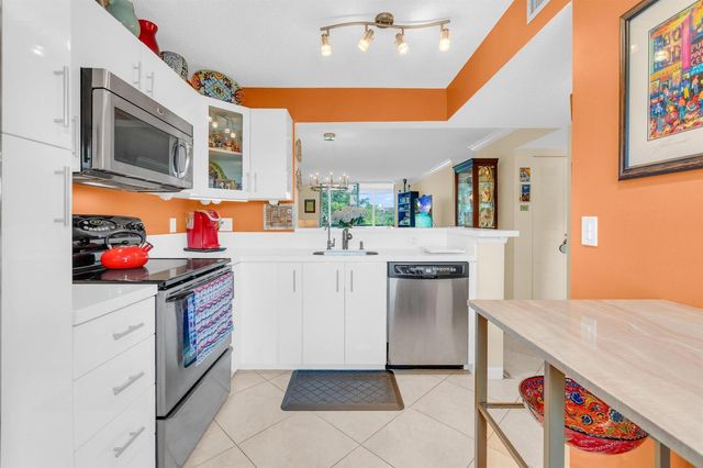 6795 Huntington Lane 306, Delray Beach, FL 33446
