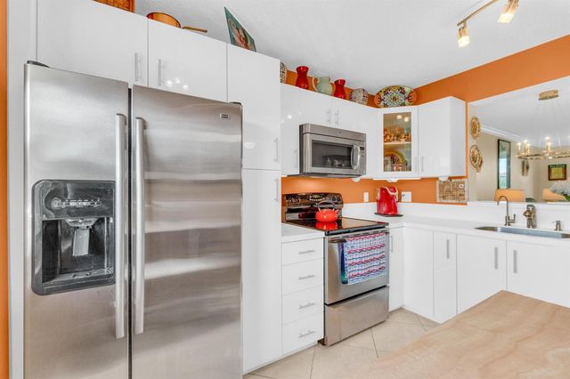 6795 Huntington Lane 306, Delray Beach, FL 33446