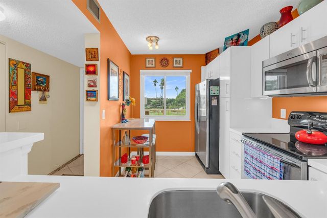 6795 Huntington Lane 306, Delray Beach, FL 33446
