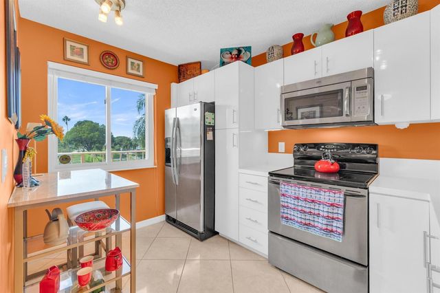 6795 Huntington Lane 306, Delray Beach, FL 33446