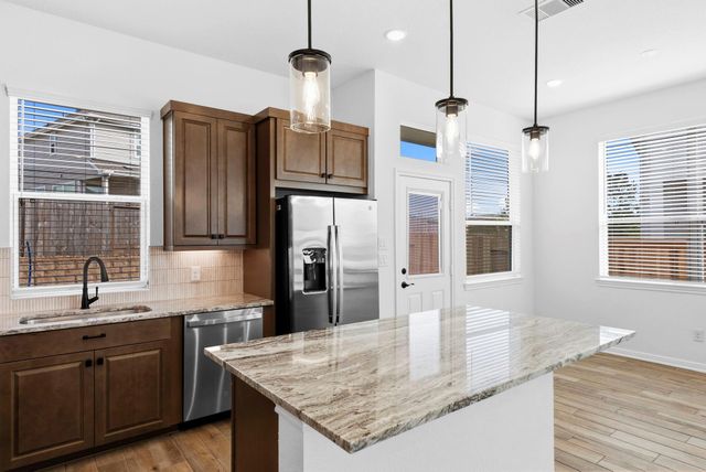 116 West Coralburst Loop, Montgomery, TX 77316