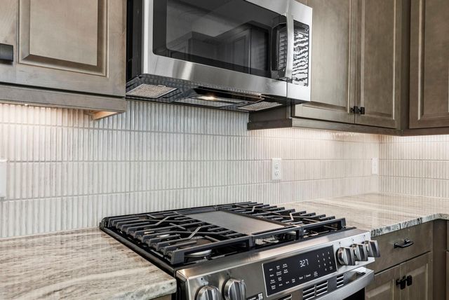 116 West Coralburst Loop, Montgomery, TX 77316