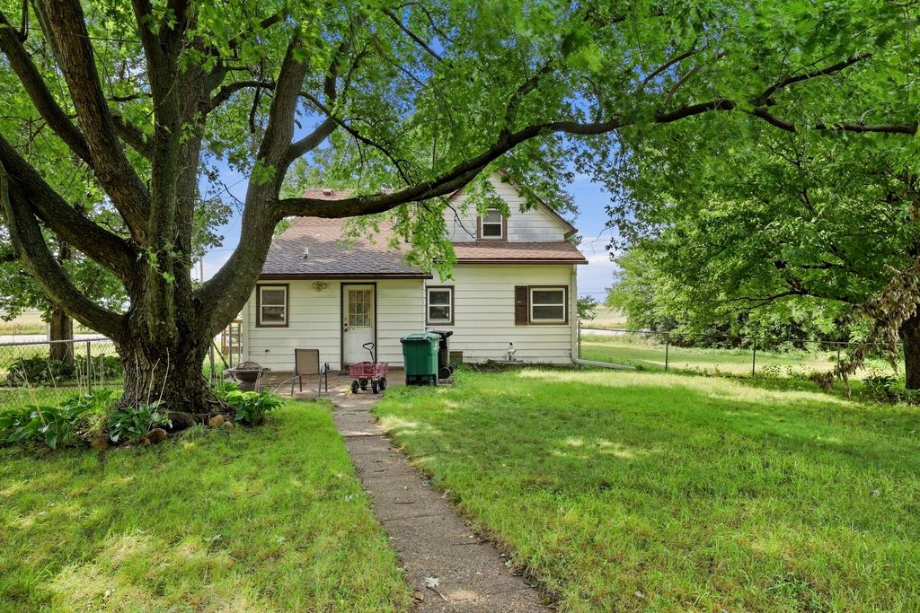 3875 NW Irvinedale Drive, Ankeny, IA 50023