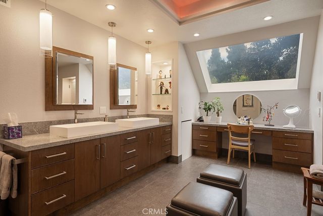 3433 Wimbledon Way, Costa Mesa, CA 92626